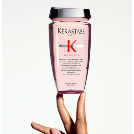 Baño fortificante delicado para cabello de normal a graso debilitado con tendencia a la caída por rotura del cepillado.